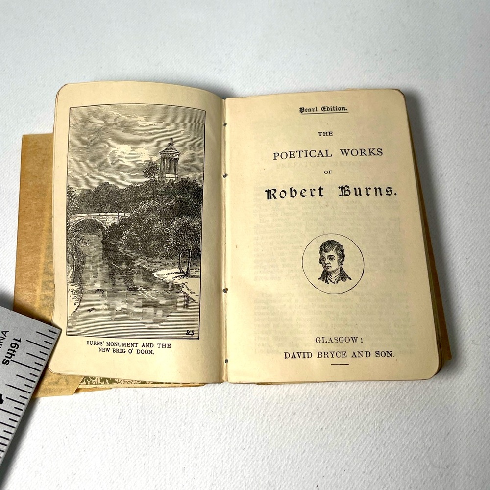VTG ’The Poetical Works of Robert Burns’  miniature book (Pearl Edition) *RARE*